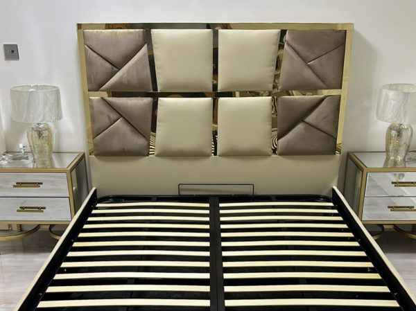 Ionic Mirror Bed