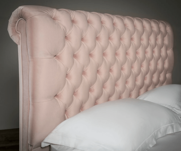 Luxurious Upholstered Chesterfield Curved Sleigh Bed - Image 3